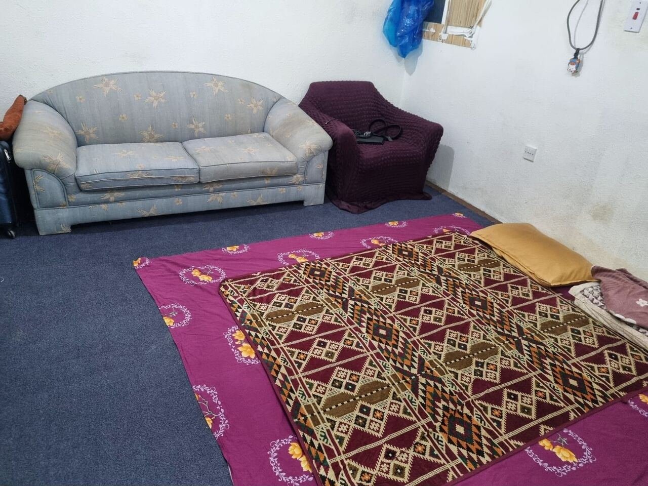 SAR 800/month, Furnished, Want To Share A Separate Neat And Clean Room Available Batha Al Othaim Super Market