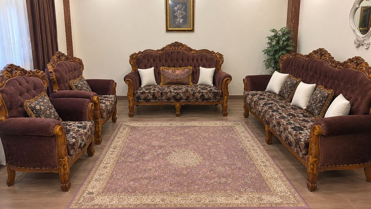 SAR 400, Elegant 7 Seater Sofa For Sale