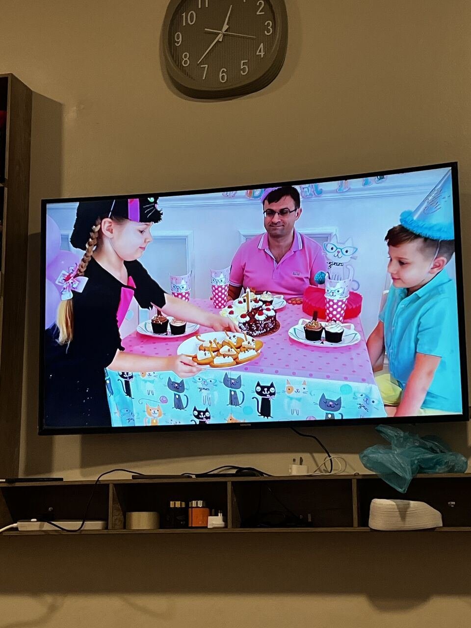 SAR 750, SAMSUNG 55inc Curve Tv