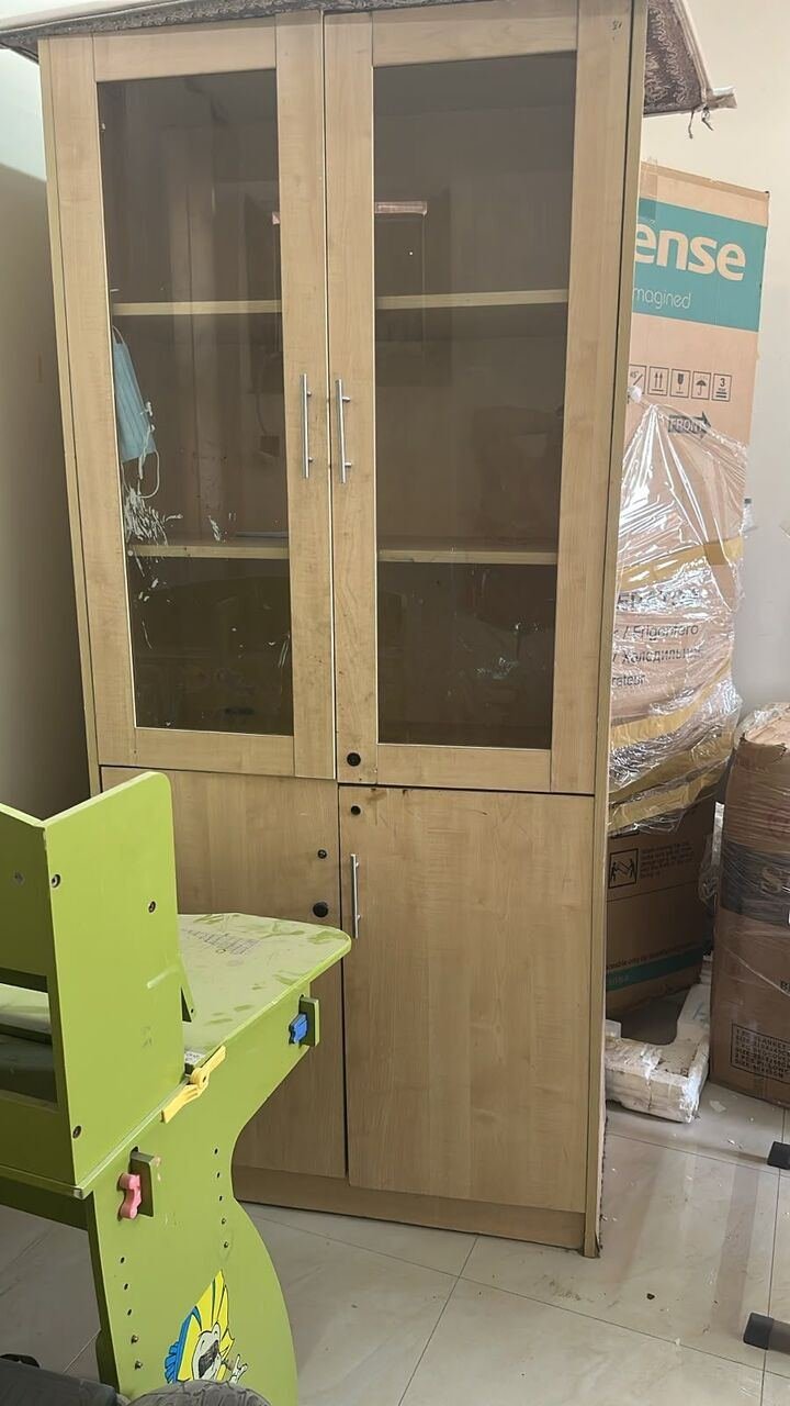 SAR 250, Book Shelf