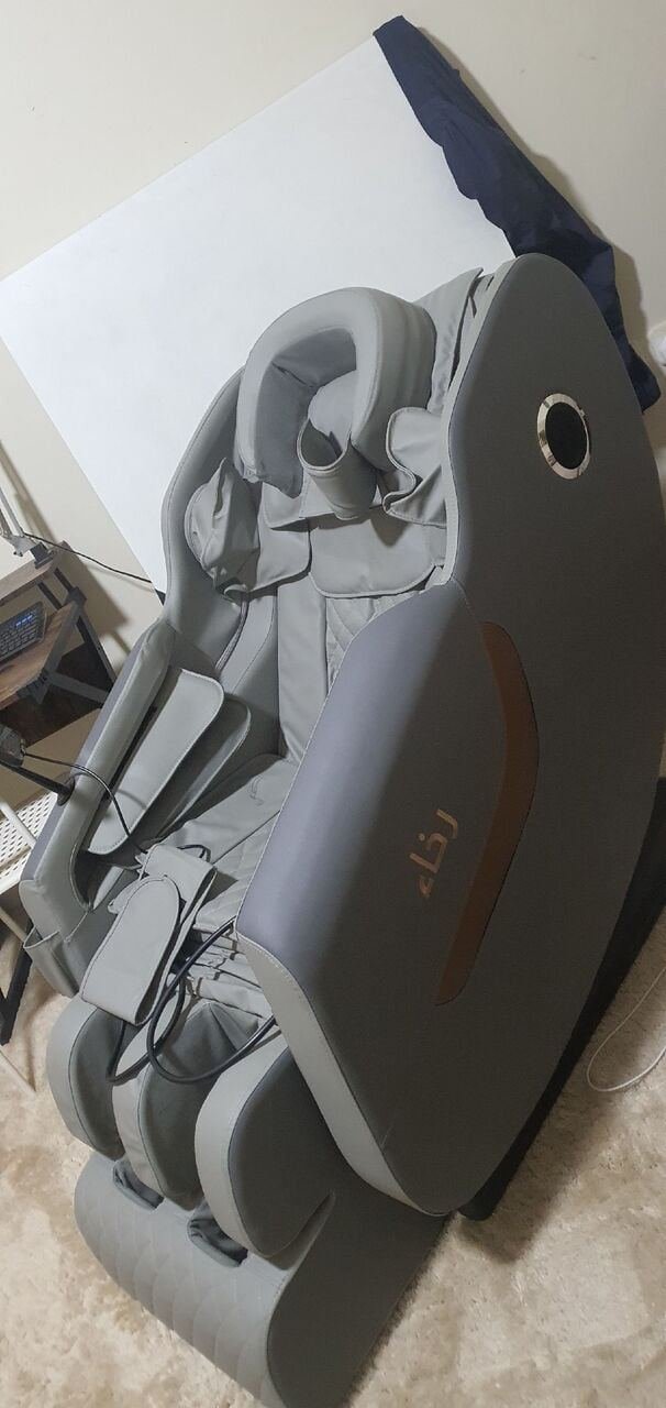 SAR 2200, Massage Chair Like New