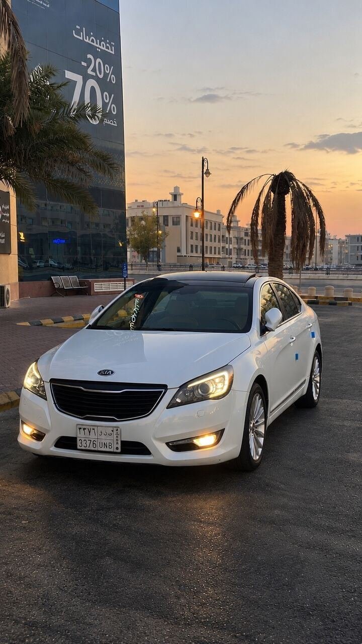 SAR 1, Kia Cadenza, 2013, Automatic, 210000 KM, Panuramec Sunroof Low Meilage