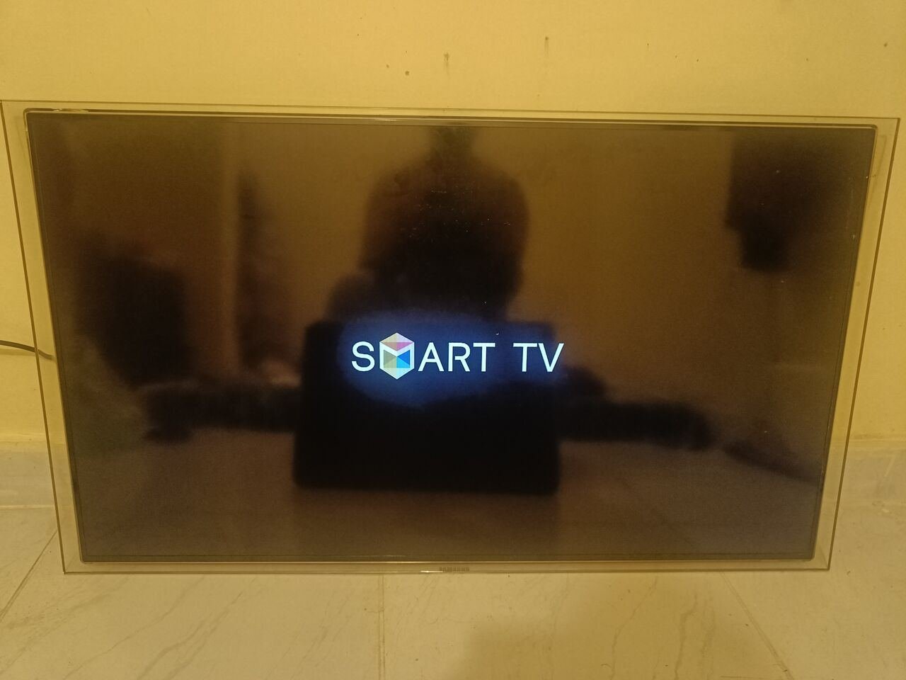 SAR 420, Original Samsung 40 Smart LED TV For Sale - Excellent Condition