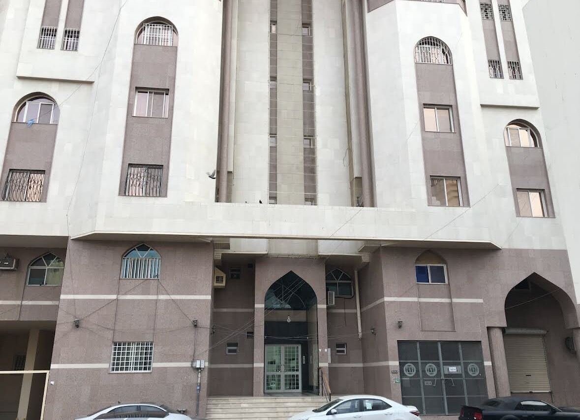 SAR 3300/month, 5 BR, 525 Sq. Meter, Madinah 4-5 Bedrooms,5 Bath Spacious 500sqm Apartment For Rent - Unfurnished Near T