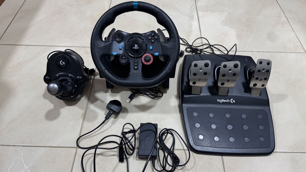 SAR 500, Logitech G29 Racing Wheel + Shifter + Pedals