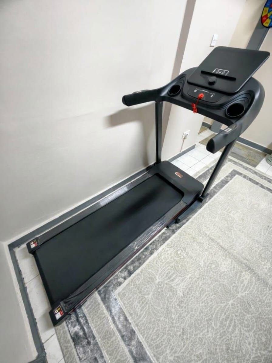 SAR 2300, TREADMILL FOR SALE - EXCELLENT CONDITION BRAND NEW