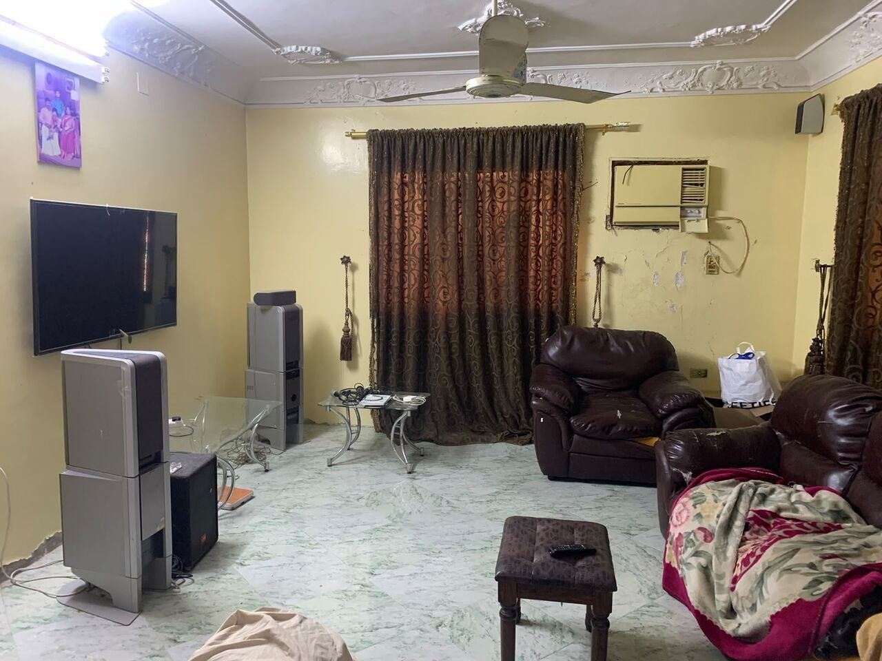 SAR 24000/year, 4 BR, 4-Bedroom Flat For Rent – Al Safa, Jeddah 📍 Prime Location – Opposite Aziz Mall 🚗 Near