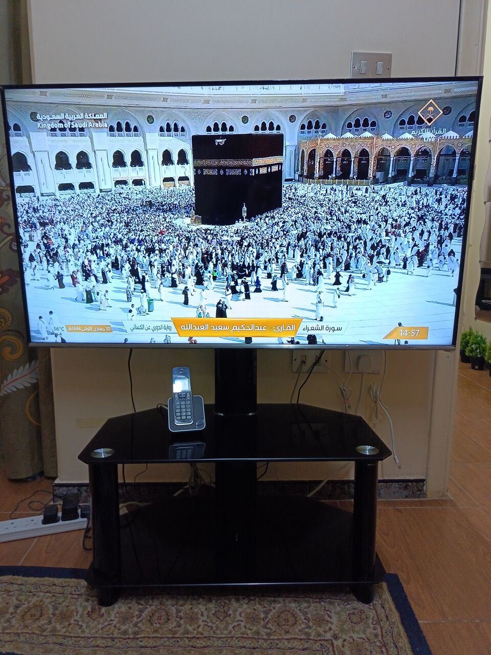 SAR 1200, SMART TV With Glass Tv Unit