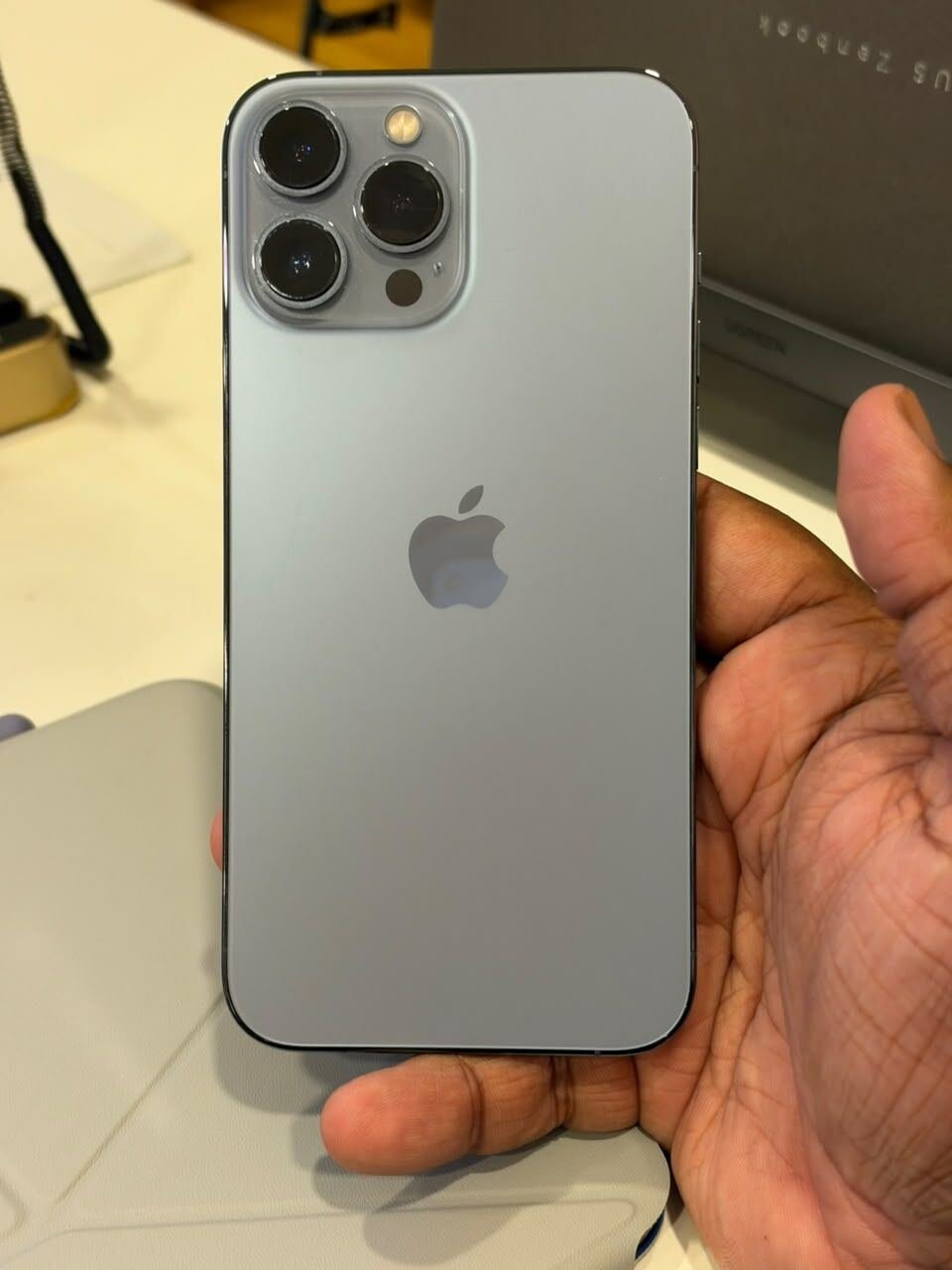 SAR 2000, IPhone 13 Pro Max 1TB, 100% BH