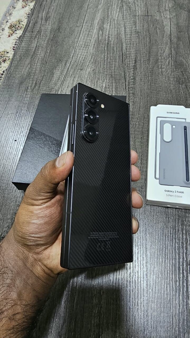 SAR 3200, Fold 6 512 GB Immaculate Condition