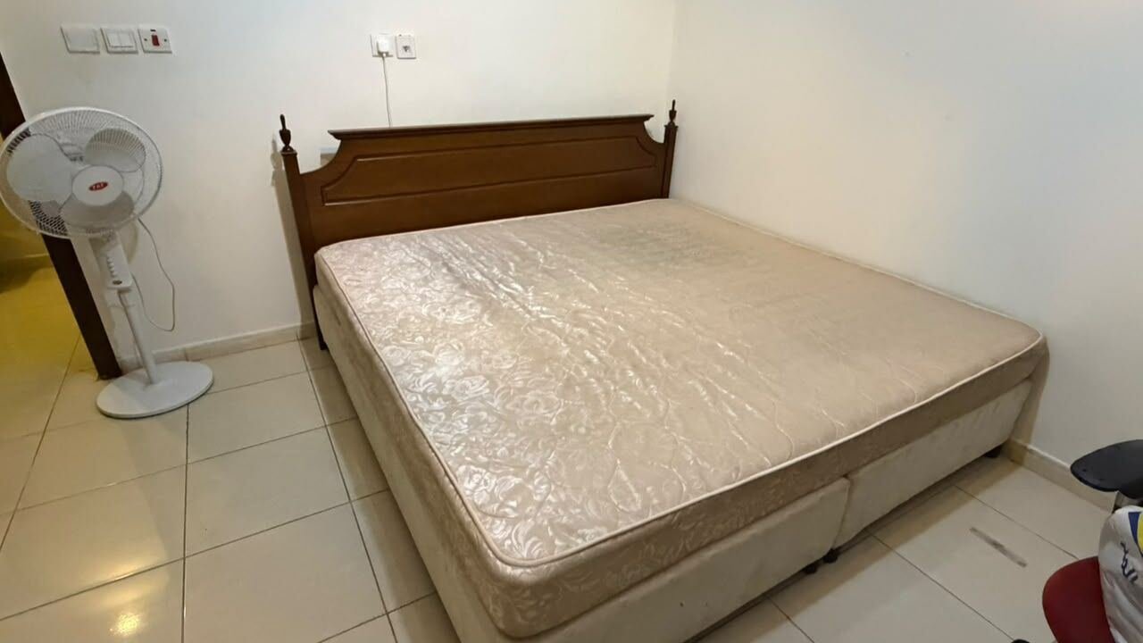 SAR 500, Complete Bedroom Set For Sale – Bed, Mattress, Dressing Table With Mirror, Lamp & Wardrobe