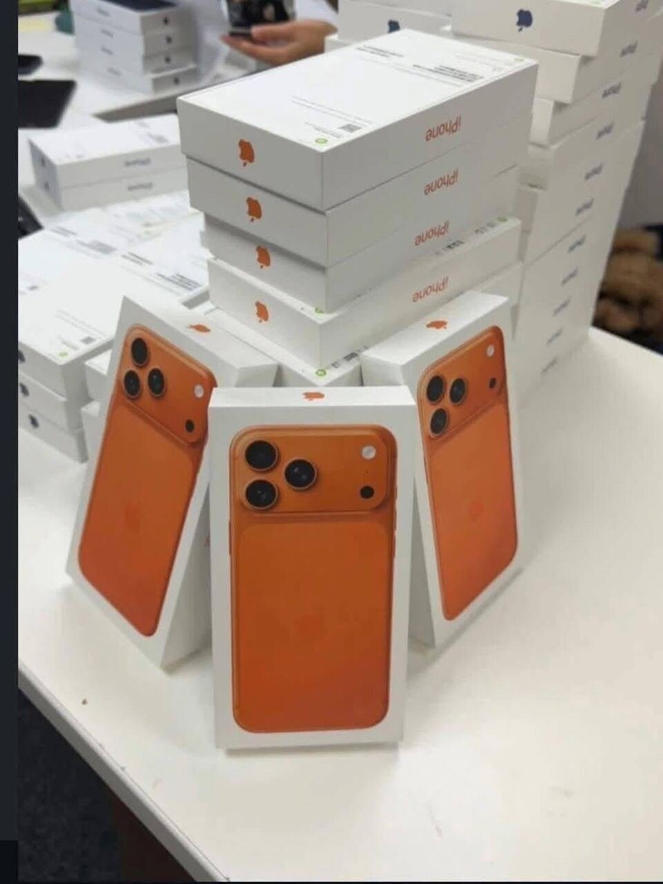 Promo IPhone 17 Pro, 790usd, IPhone 16, 465usd, IPhone 16 Pro, 580usd, Sony PS5, 350usd