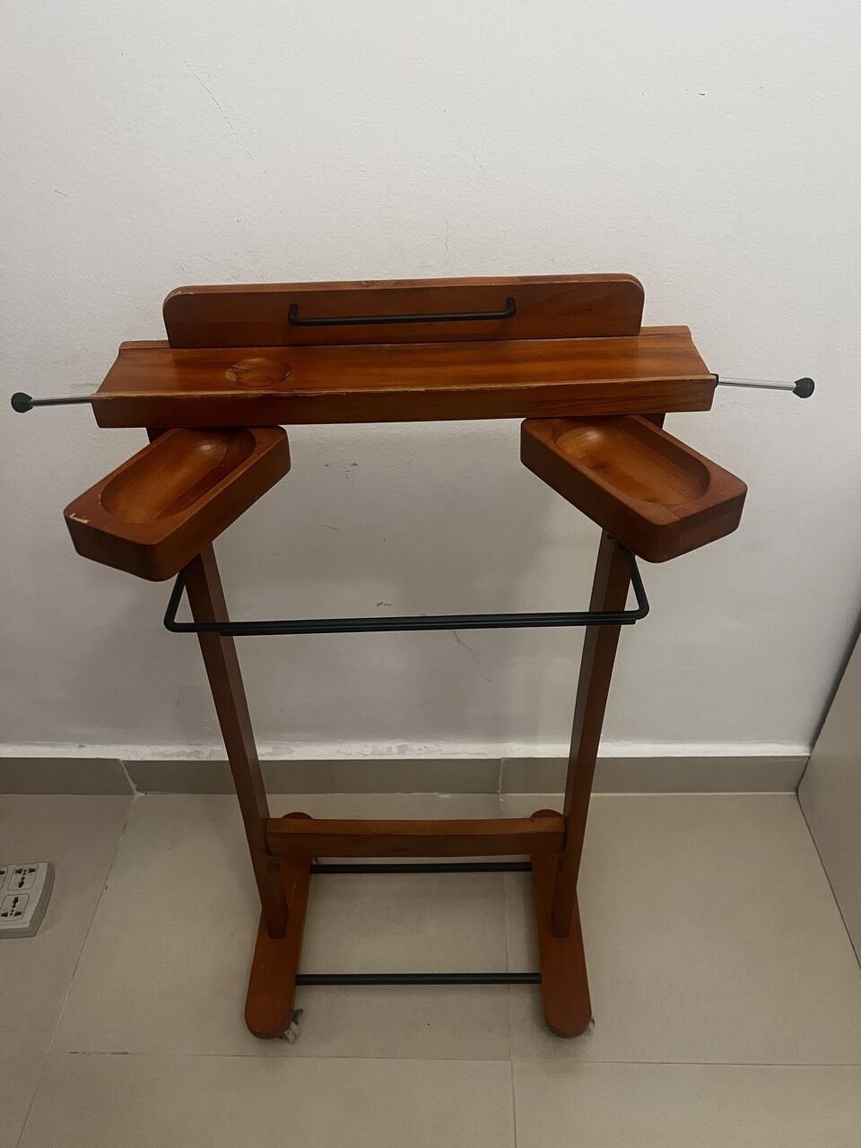 SAR 10, Wooden Valet Stand – Mid-Century Style Butler Stand