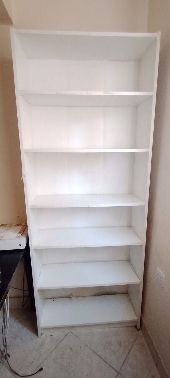 SAR 75, Tall White Wooden Bookshelf / 6-Tier Shelving Unit – Good Condition
