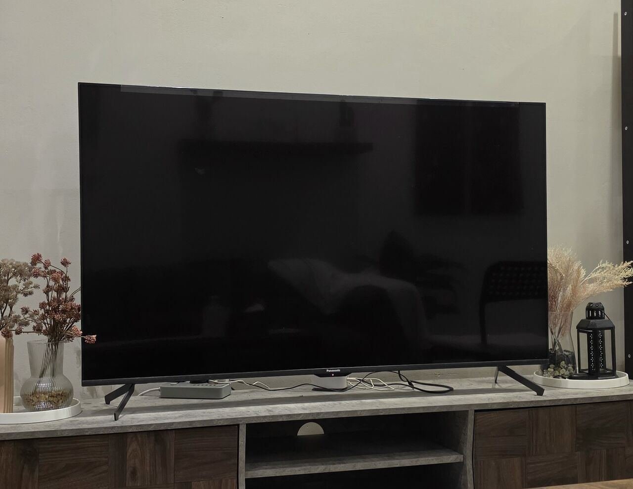 SAR 850, Panasonic 55 Inch TV - Almost New