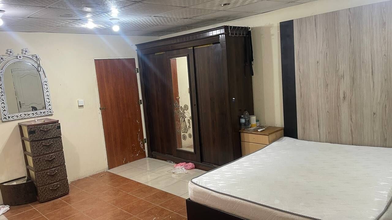 SAR 1000/month, 1 Big Room Furnished In 3 BHK Apartment For Single Executive