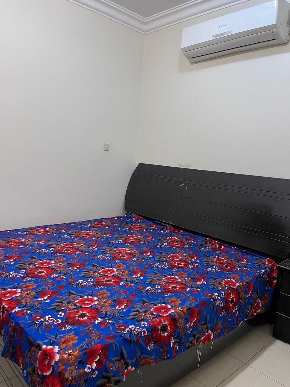 SAR 1350/month, Large Single Room Avaialble In Hara New Building