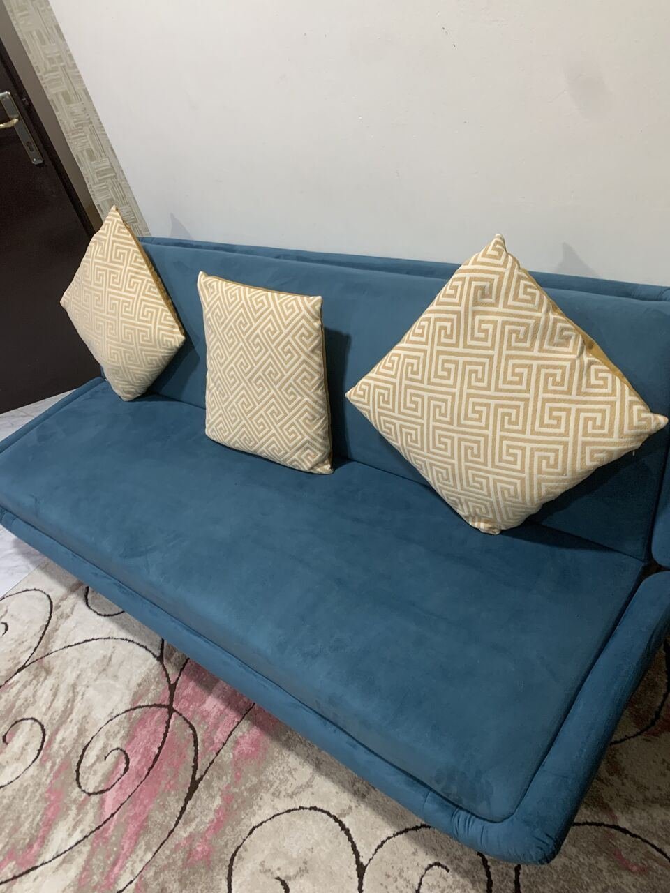 SAR 450, Sofa Com Bed