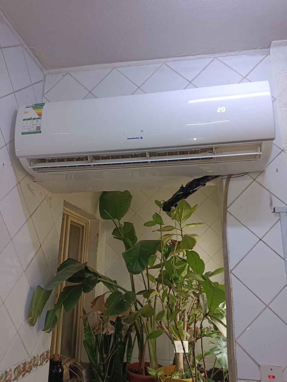 SAR 2500, 2 Split AC, Kelvinator 1 Yr, And Mando 2 Yrs + 2 Tables With Chairs Solid Wood From India