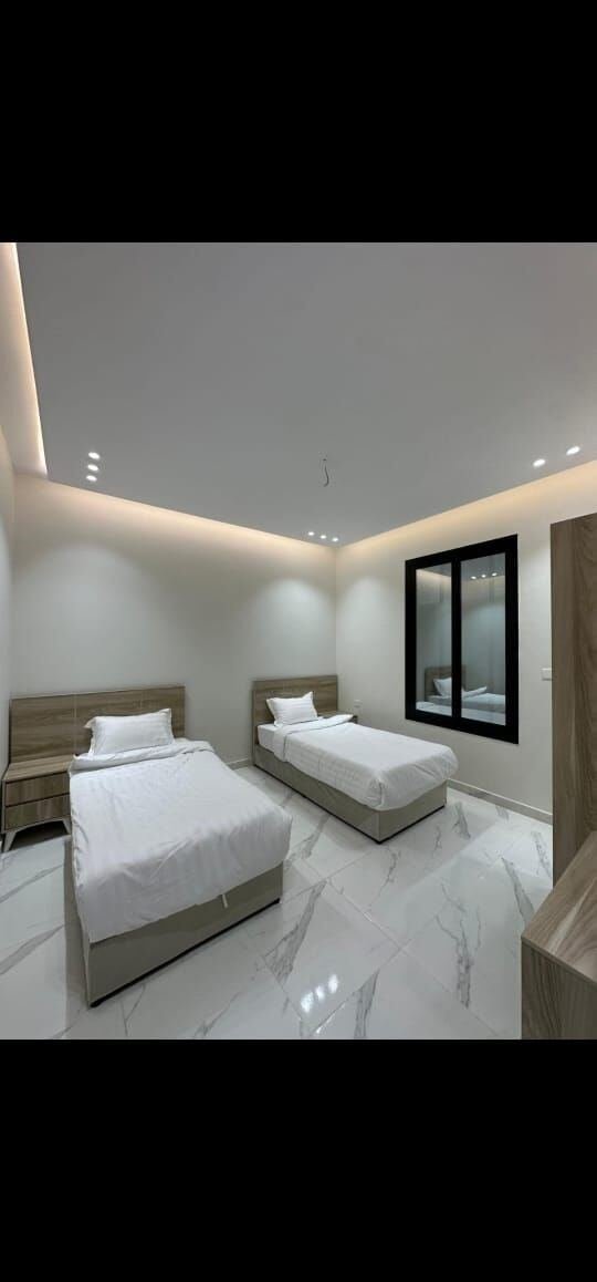 2 BR, Apartment