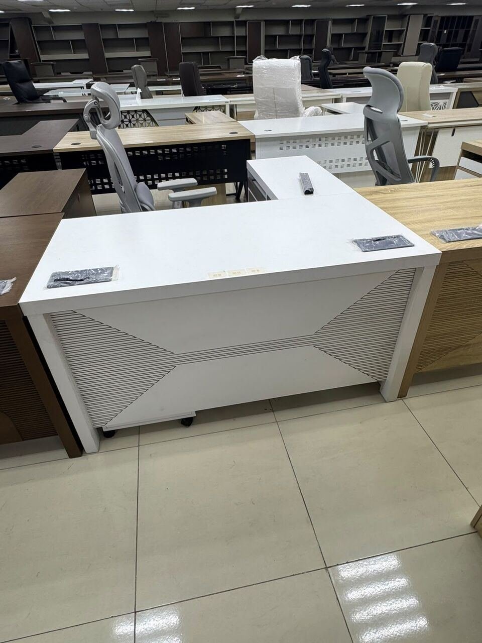 SAR 5, New Office Desk Available In Low Price
