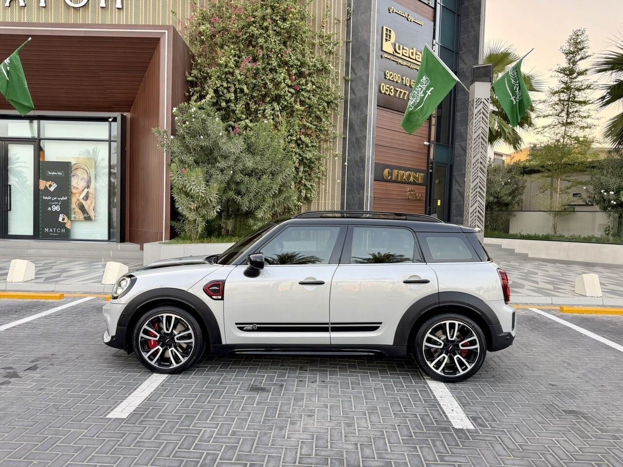SAR 120000, Mini Countryman, 2022, Automatic, 55000 KM, JCW Very Low Mileage