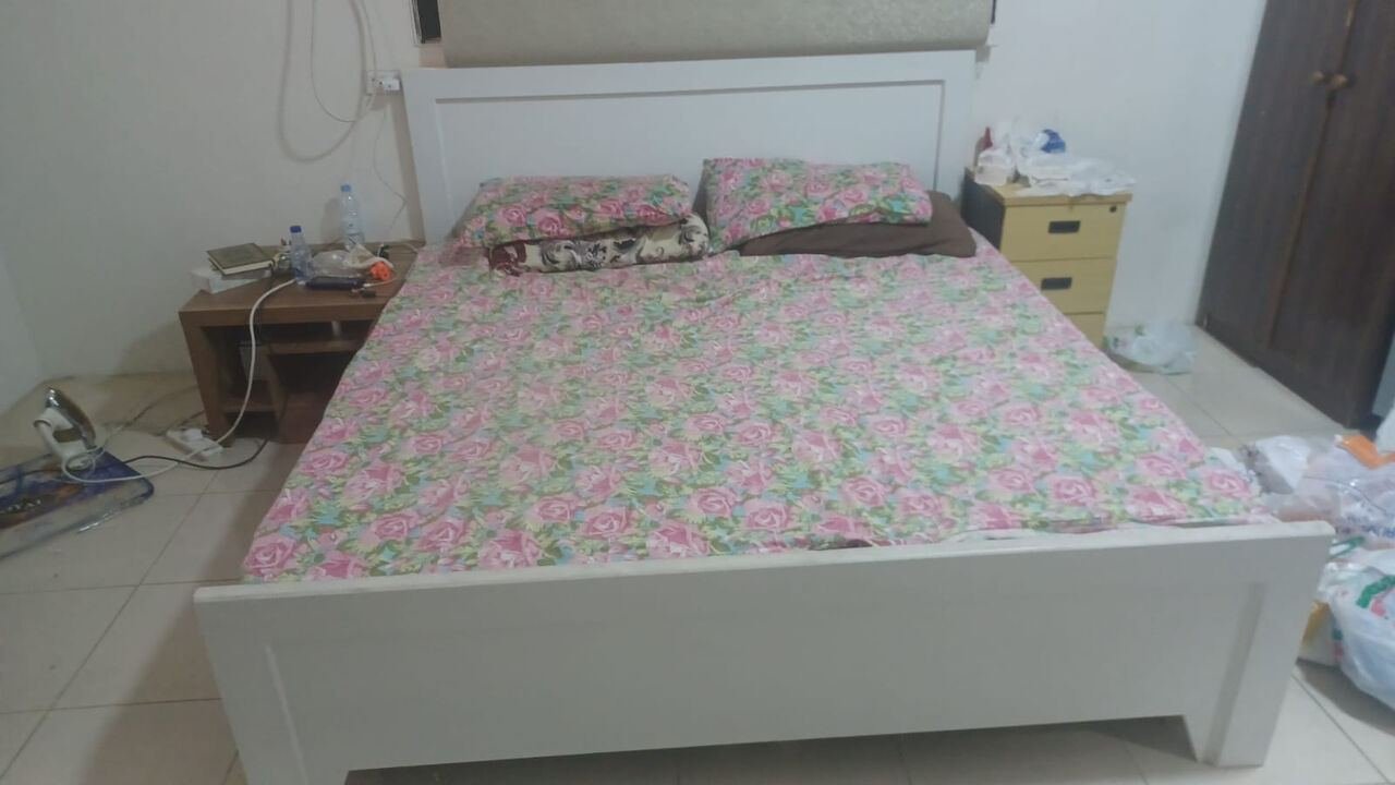 SAR 600, Queen Size Bed, Mattress & Wardrobe Only At 600Sar سرير بحجم كوين + مرتبة + خزانة ملاب