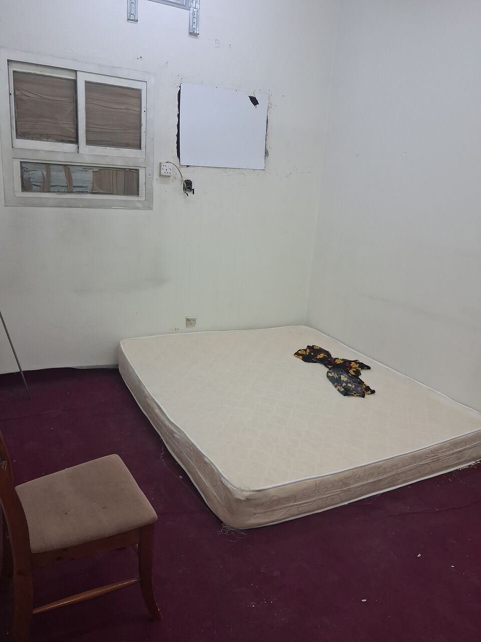 SAR 18000/year, 2 BR, 2Rooms Hall Family Apartment Available In New Shmesi