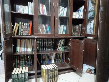 SAR 250, Books Shelves
