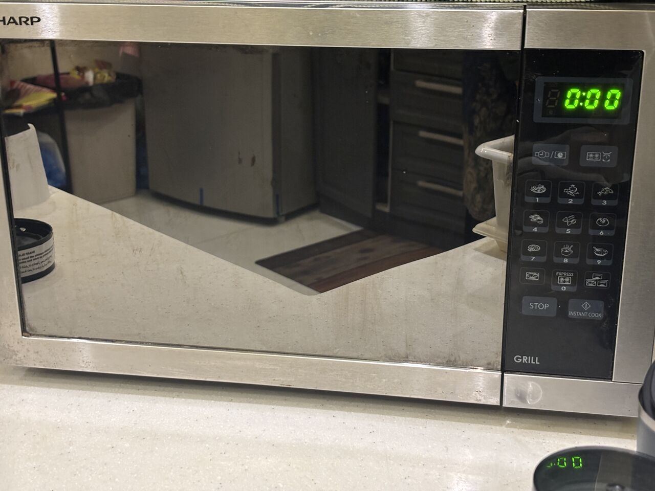 SAR 500, Kitchen Set: Microwave, Air Fryer, Nutribullet, Toaster, Sandwich Maker