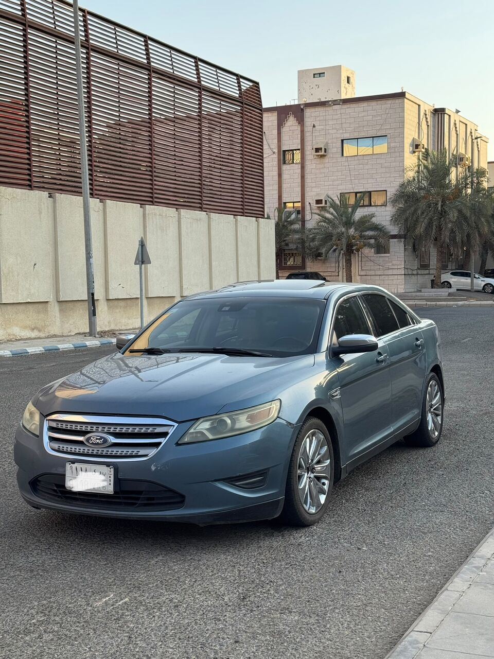 SAR 26500, Ford Tauras, 2010, Automatic, 320000 KM, For Sale: Ford Taurus Limited (American Specification)