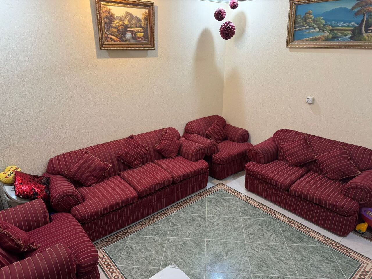 SAR 700, 7 Seater American Sofa For Sale