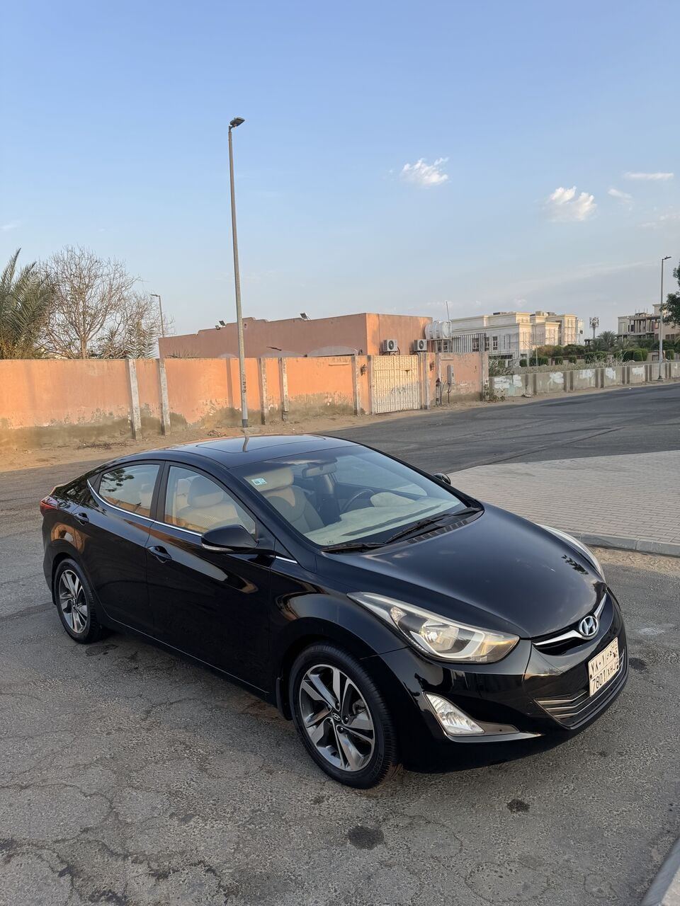SAR 36000, Hyundai Elantra, 2016, Automatic, 164000 KM, Full