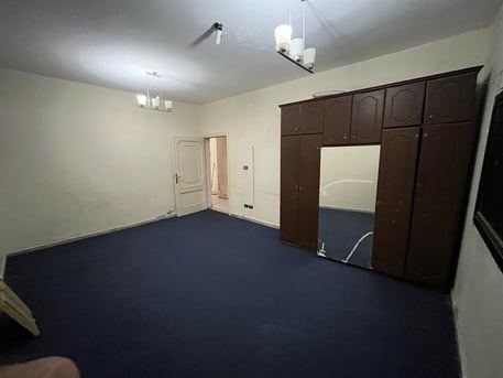 SAR 1000/month, Room Available In Bawadi