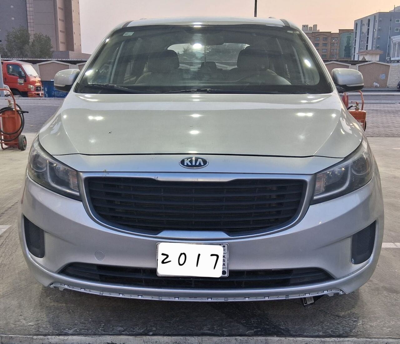 SAR 26500, Kia Carnival, 2017, Automatic, 280000 KM, For Sale