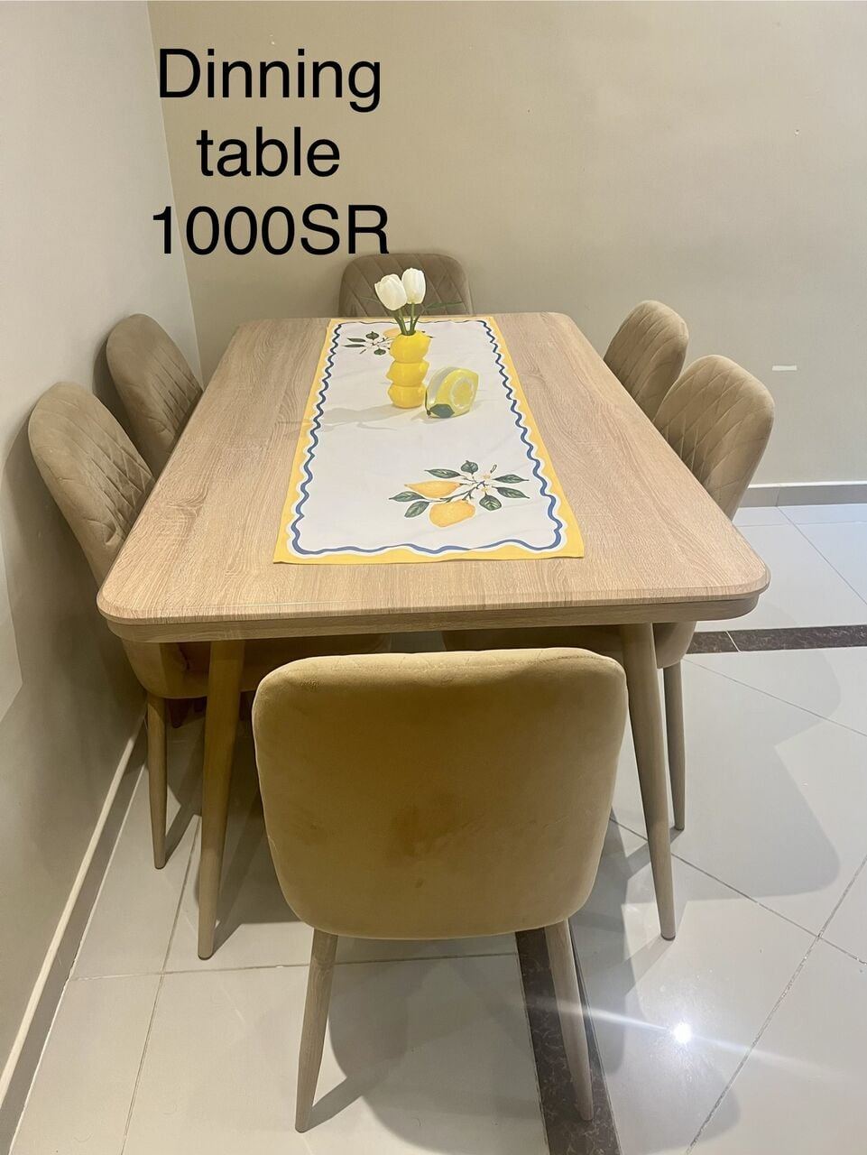 SAR 1100, Furniture