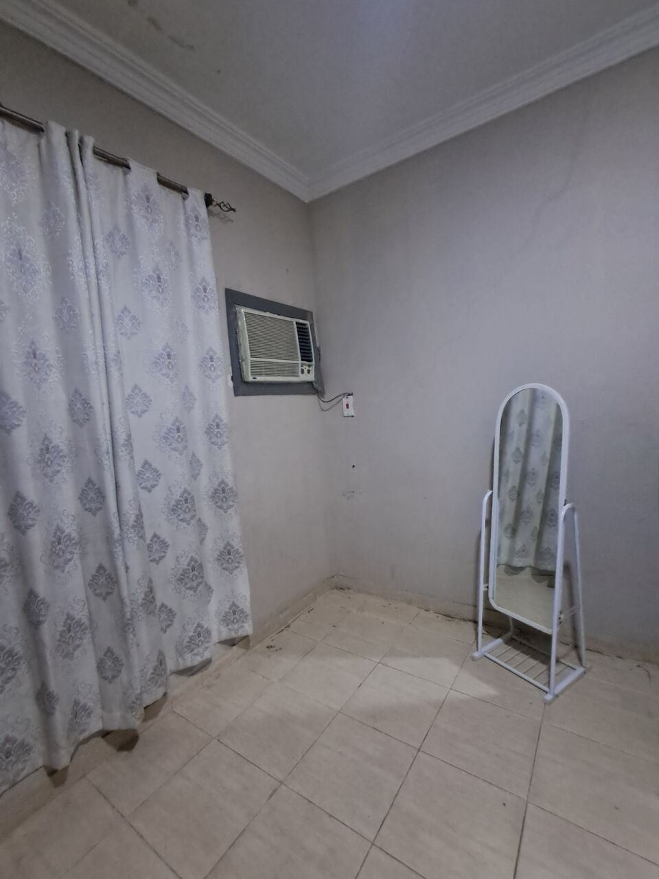 SAR 750/month, Room Avaliable