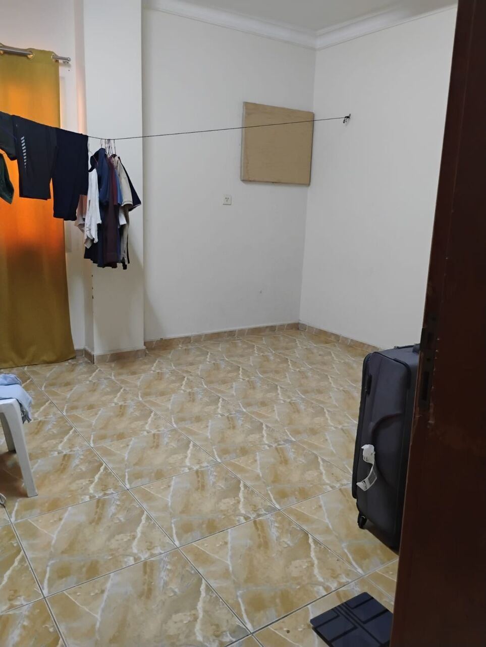 SAR 700/month, One Room And Sharing Wash Room, Kitchen And Hall In 2 BHK Flat.