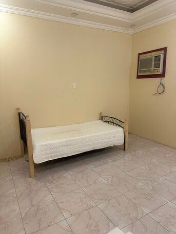 SAR 700/month, 100010 Sq. Meter, A Big Room With Separate Washroom For An Non Smoking Urdu Speaking Executive Bachelor