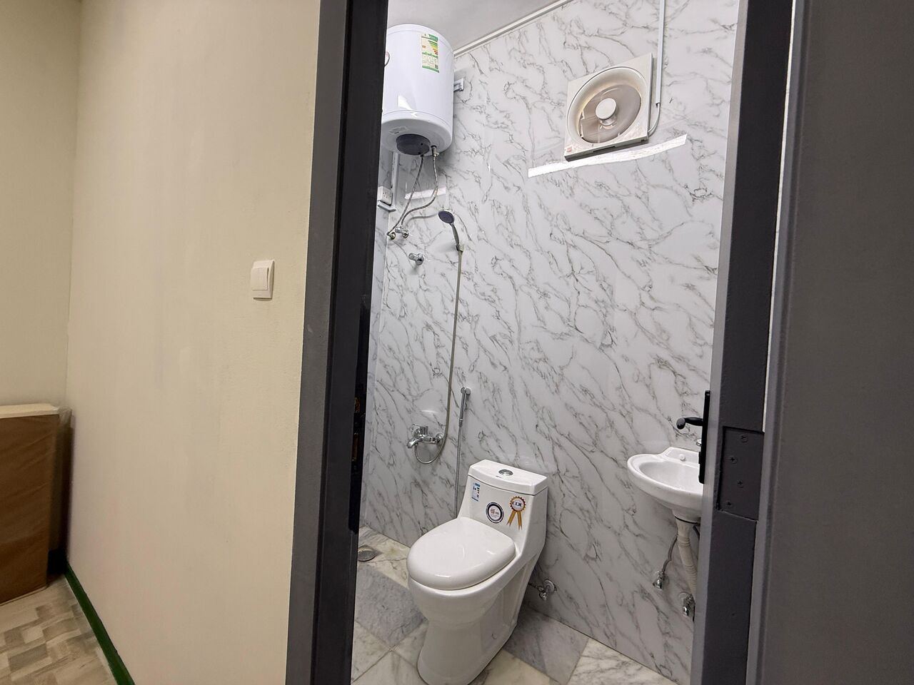 SAR 40000/year, 2 BR, 2 BHK Apartment For Family (Faisaliya Tower)