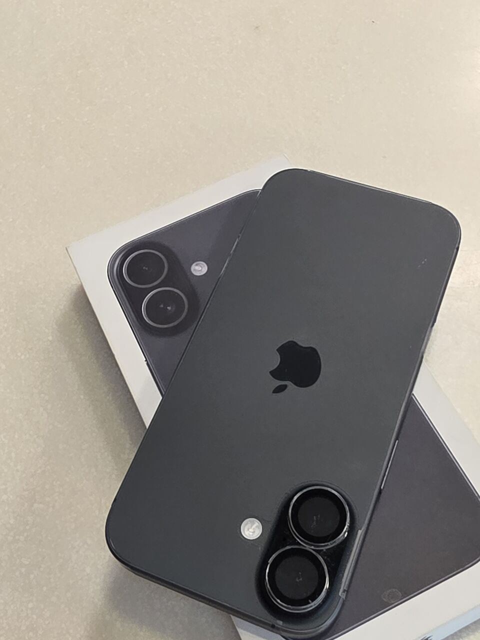 SAR 2900, IPhone 17