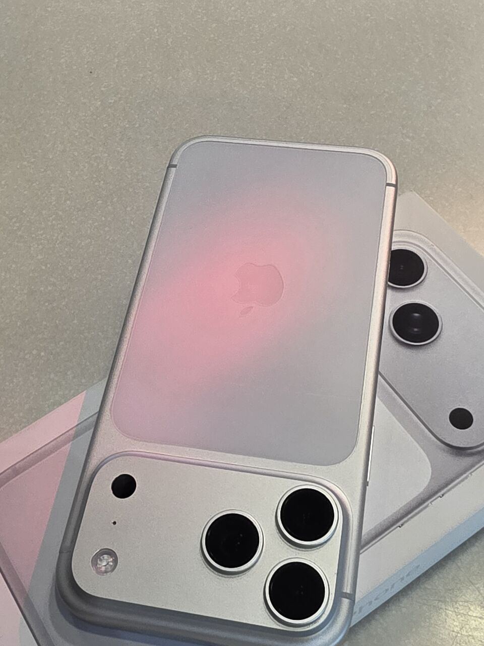 SAR 48, IPhone 17 Pro Max