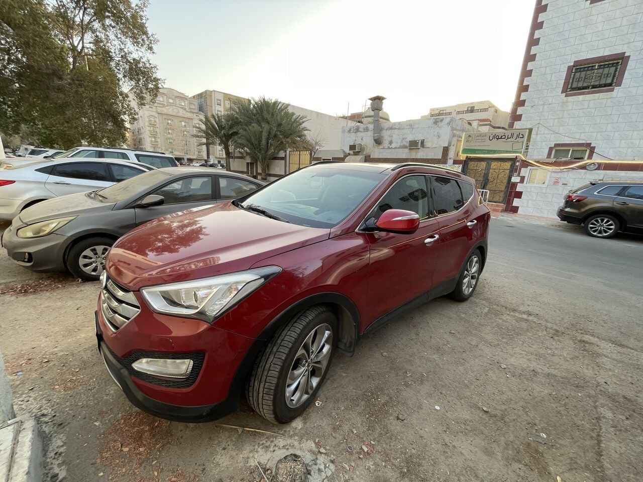 SAR 1000, Hyundai Santa Fe, 2013, Automatic, 250000 KM, , Selling As Is Where Is To Highest Bidder Next Week.