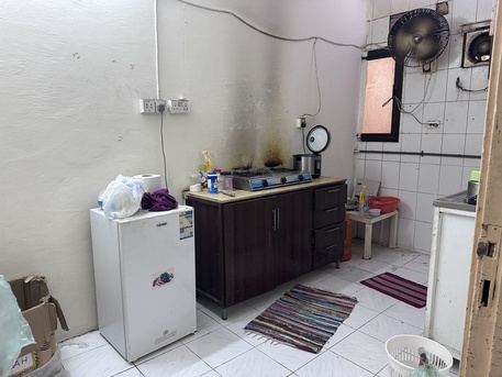 SAR 650/month, Furnished, One Room Available For Executive Bachelor Hyderabadi