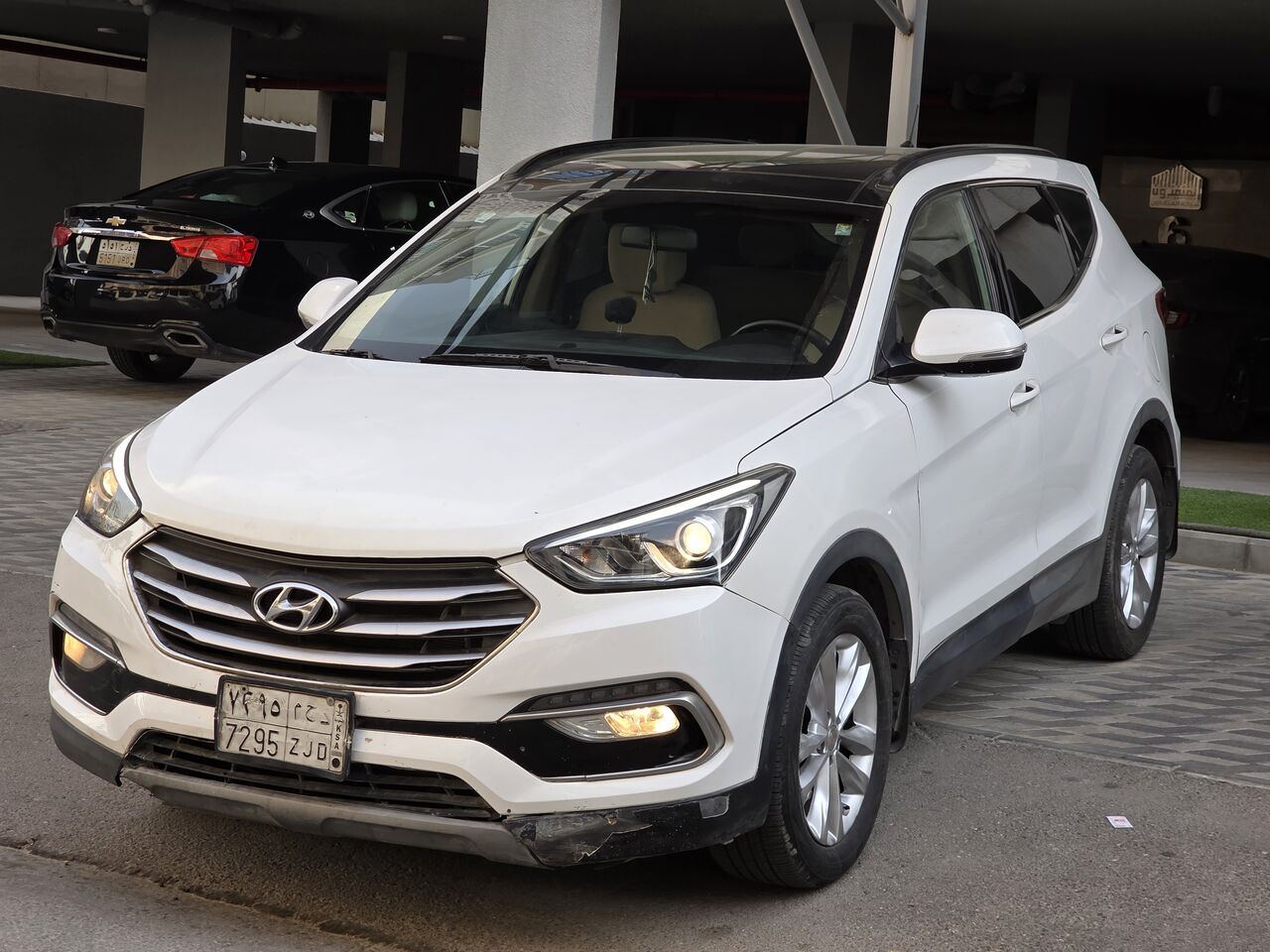 SAR 41000, Hyundai Santa Fe, 2018, Automatic, 194000 KM, Haif Full. 4cylinder