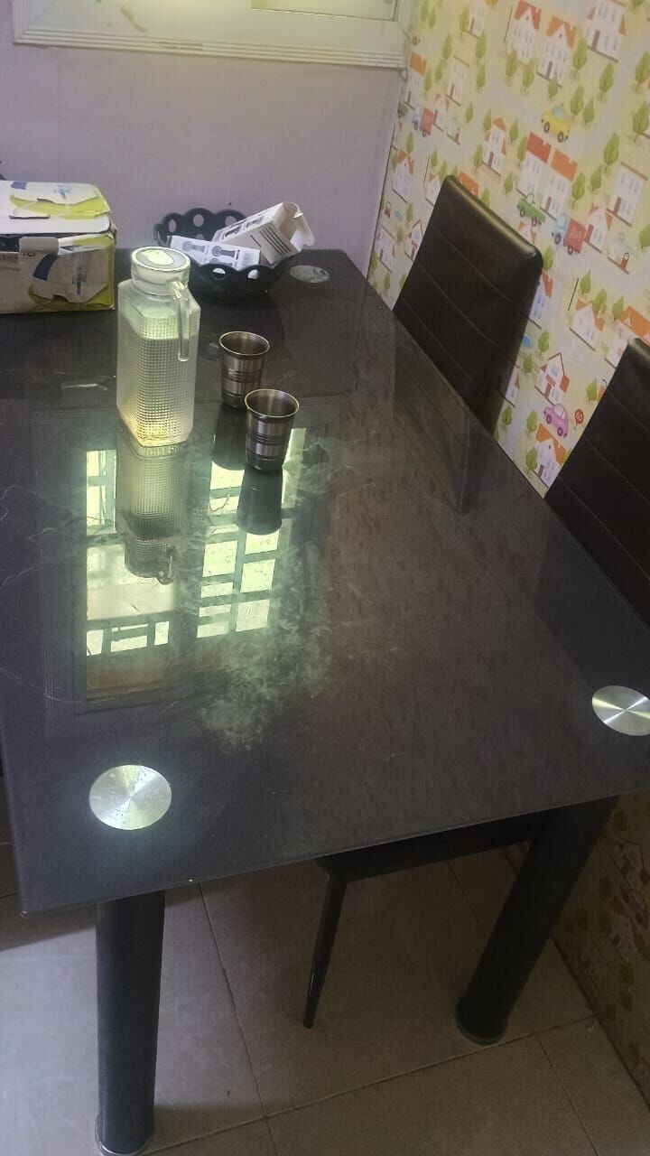 Dinning Table Free
