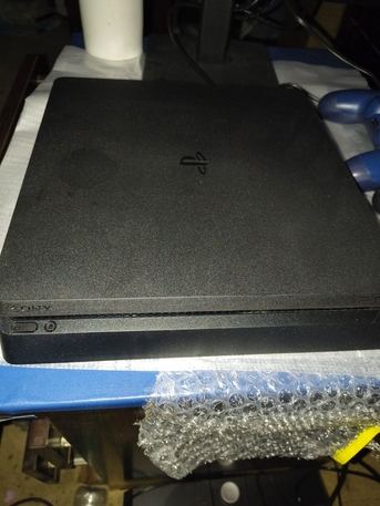 SAR 1100, Ps4 Slim 500GB With Two Controllers
