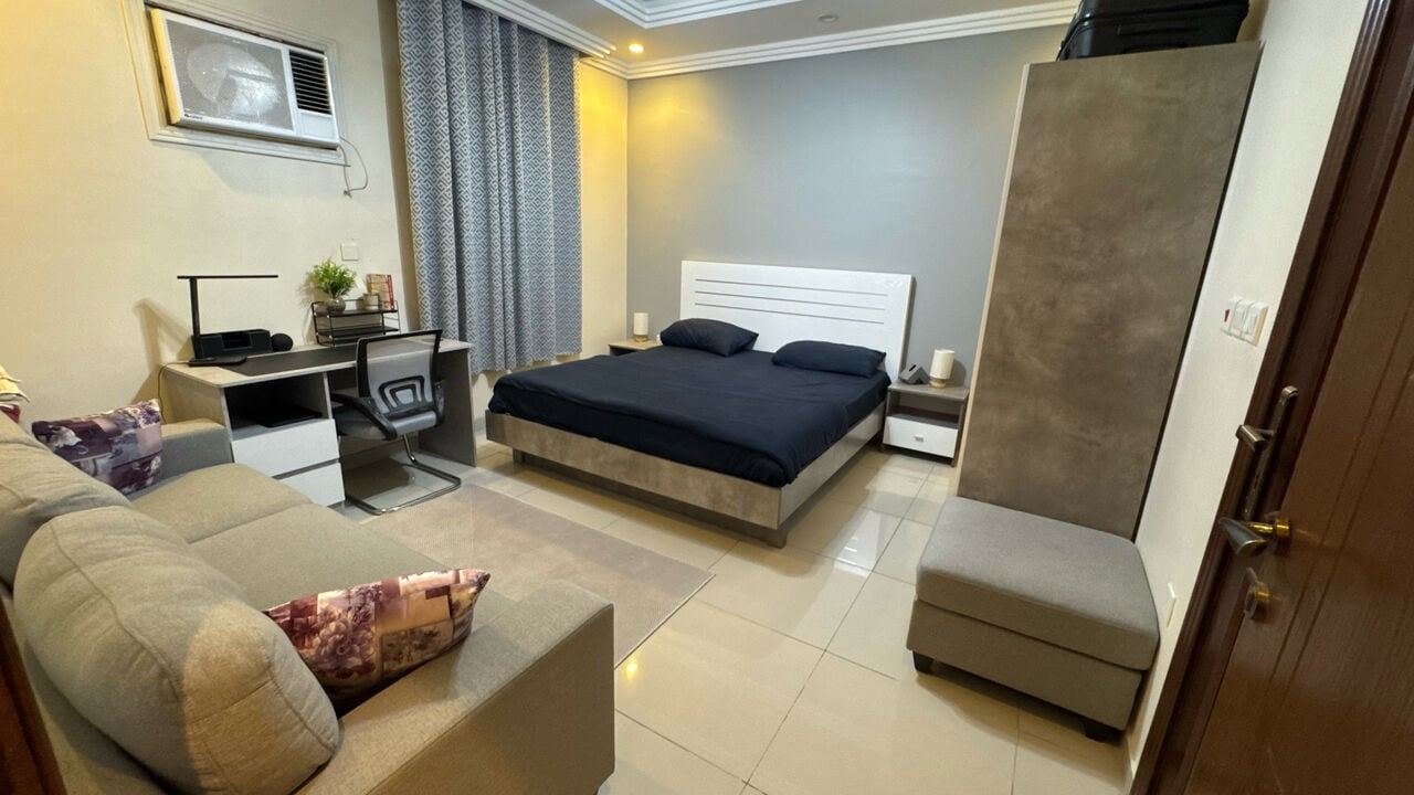 SAR 3000, Furniture For Sale