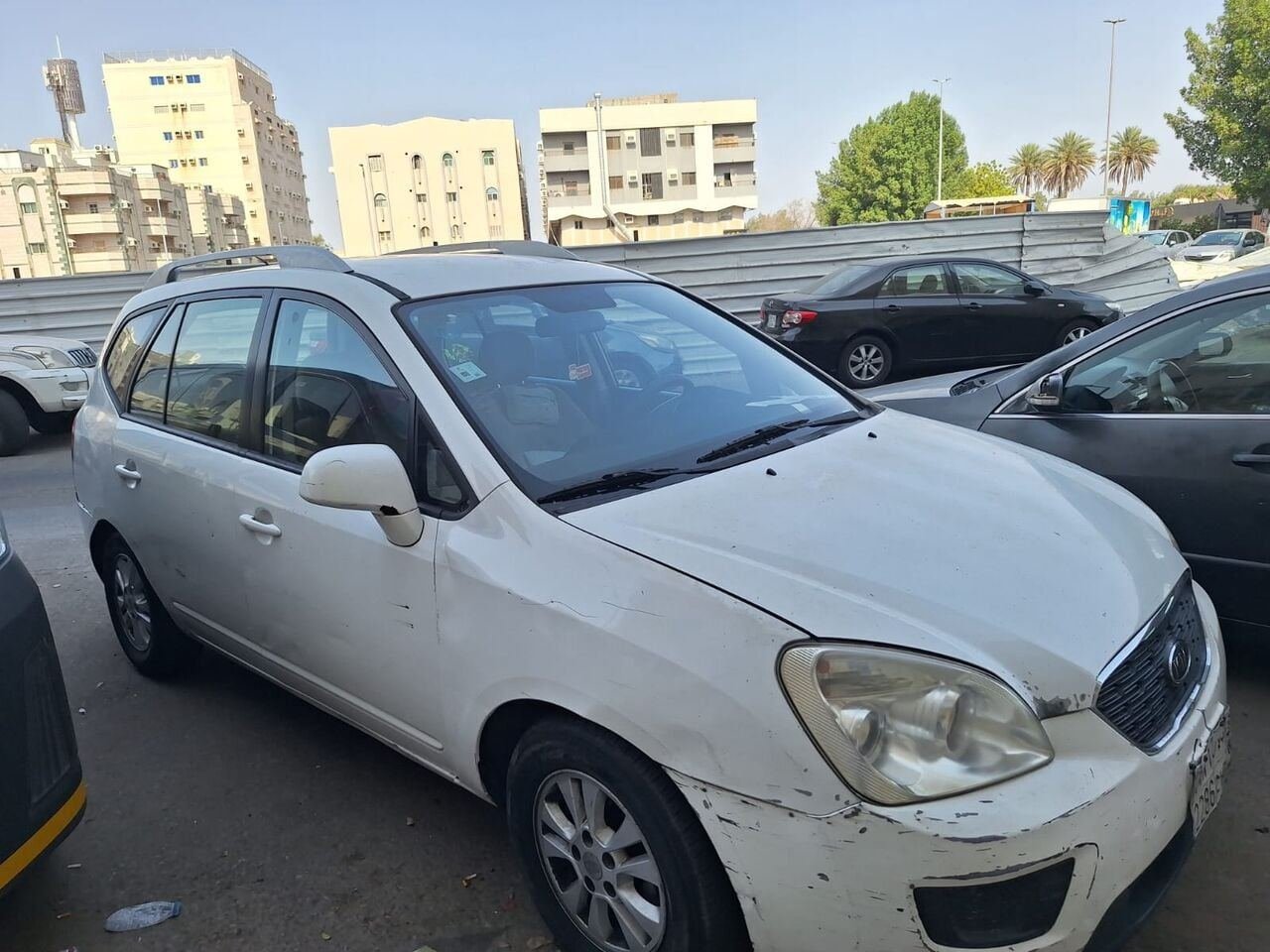 SAR 18000, Kia Carrens 2013, 2013, Automatic, 350 KM, KIA CARREN FOR URGENT SALE IN VERY GOOD CONDITION