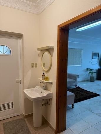 1 BR, Furnished Room/1200 Per Month /High Speed Internet/Executive Bachelor Accomodation